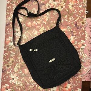 Baggallini Black Leopard Print Women's crossbody